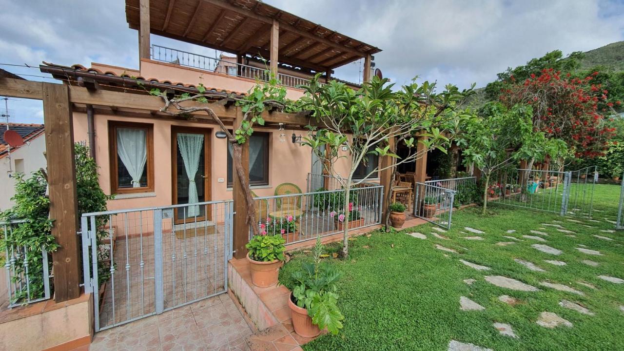 Appartamenti Casa Santi Портоферайо Екстериор снимка